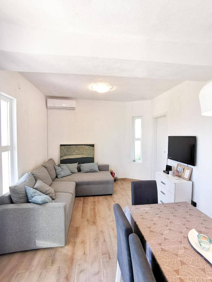 Apartments By The Sea Mimice, Omis - 14230 Exterior foto