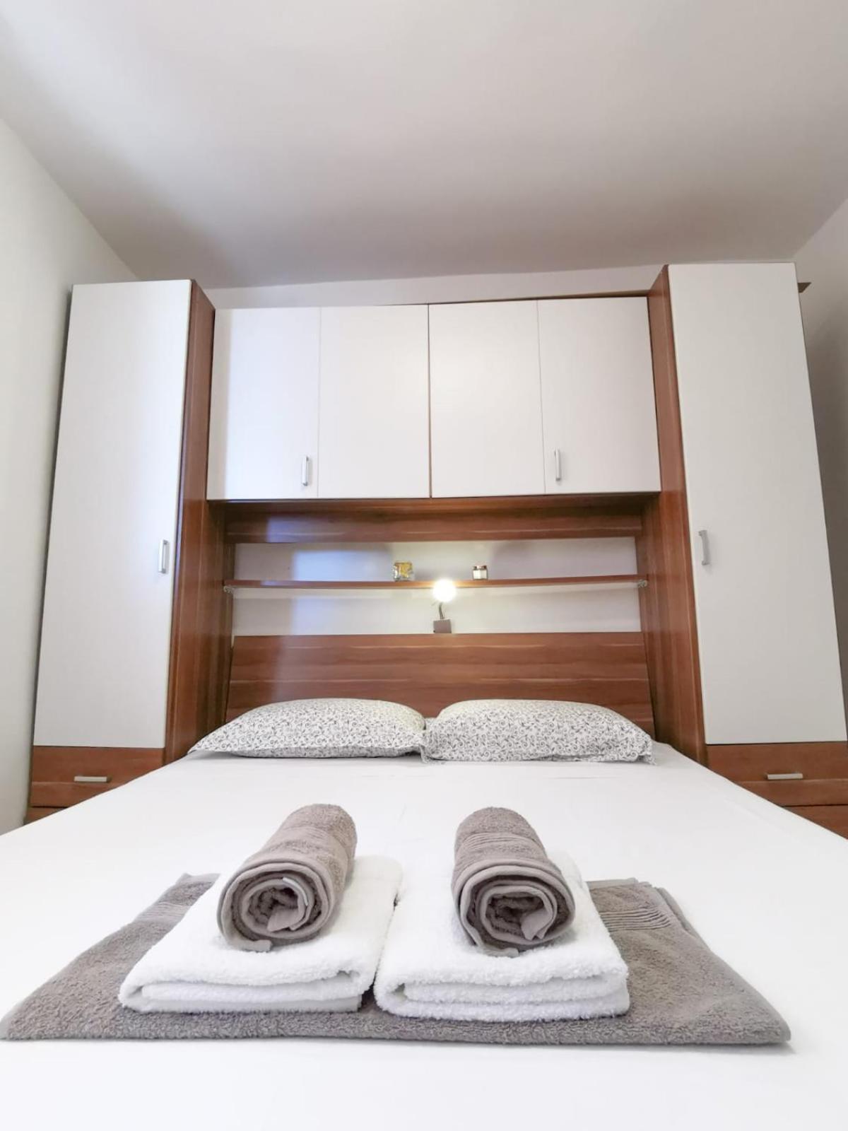 Apartments By The Sea Mimice, Omis - 14230 Quarto foto